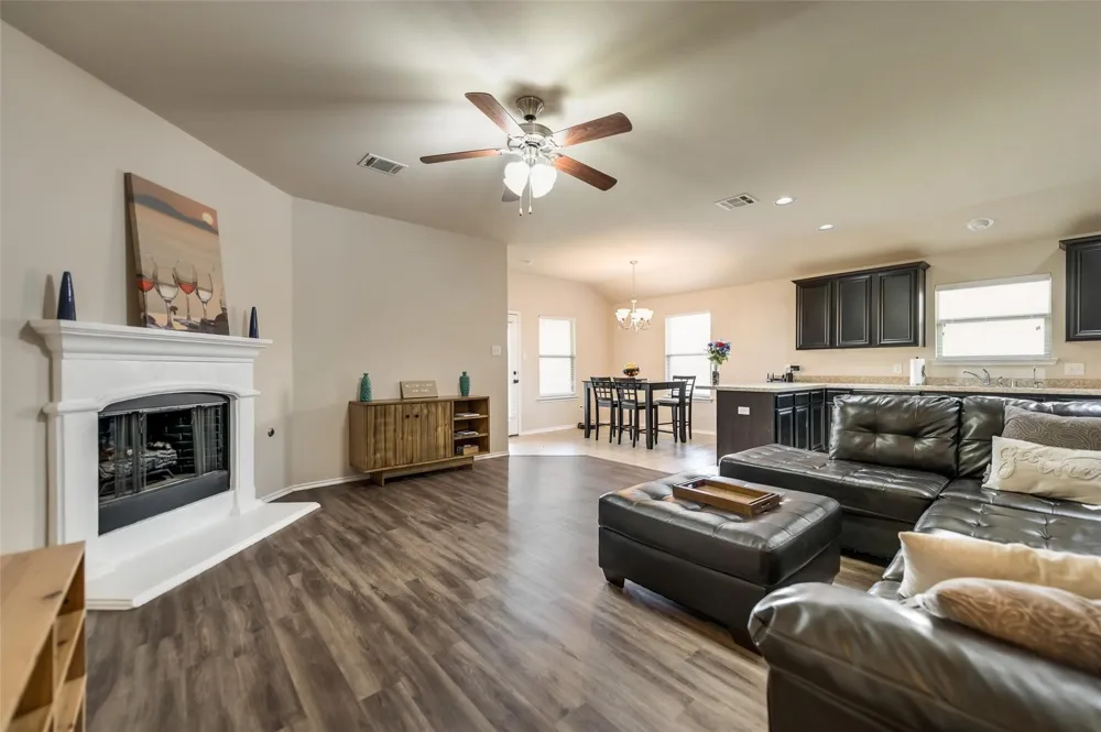 1512 Syracuse Drive Van Alstyne, TX 75495