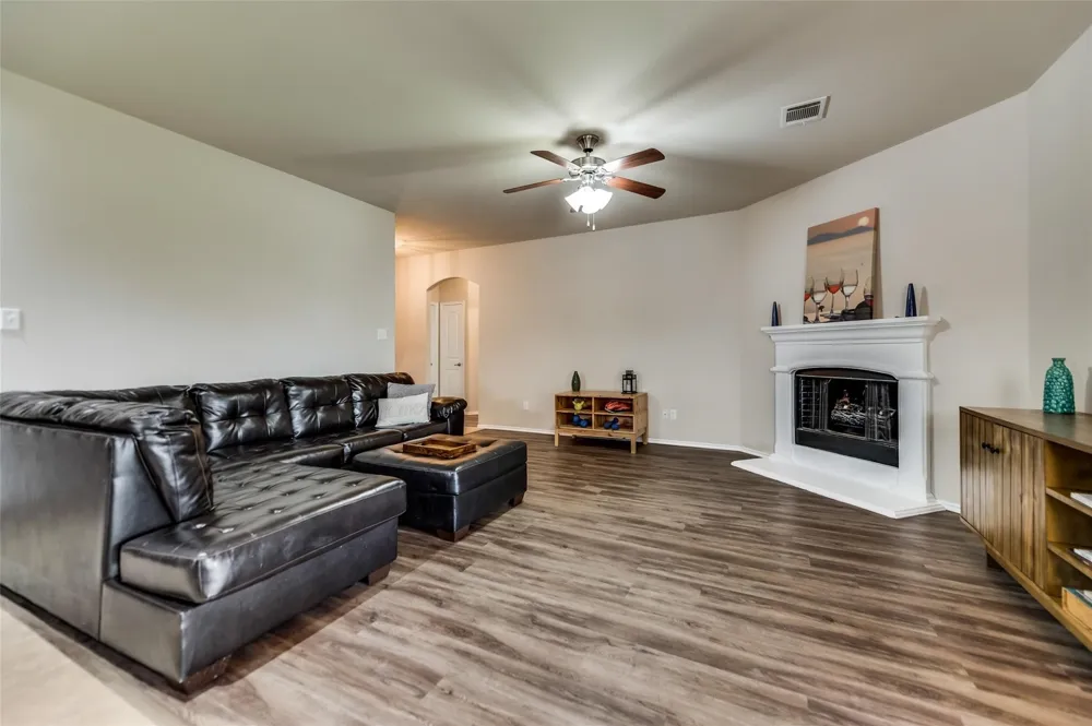 1512 Syracuse Drive Van Alstyne, TX 75495