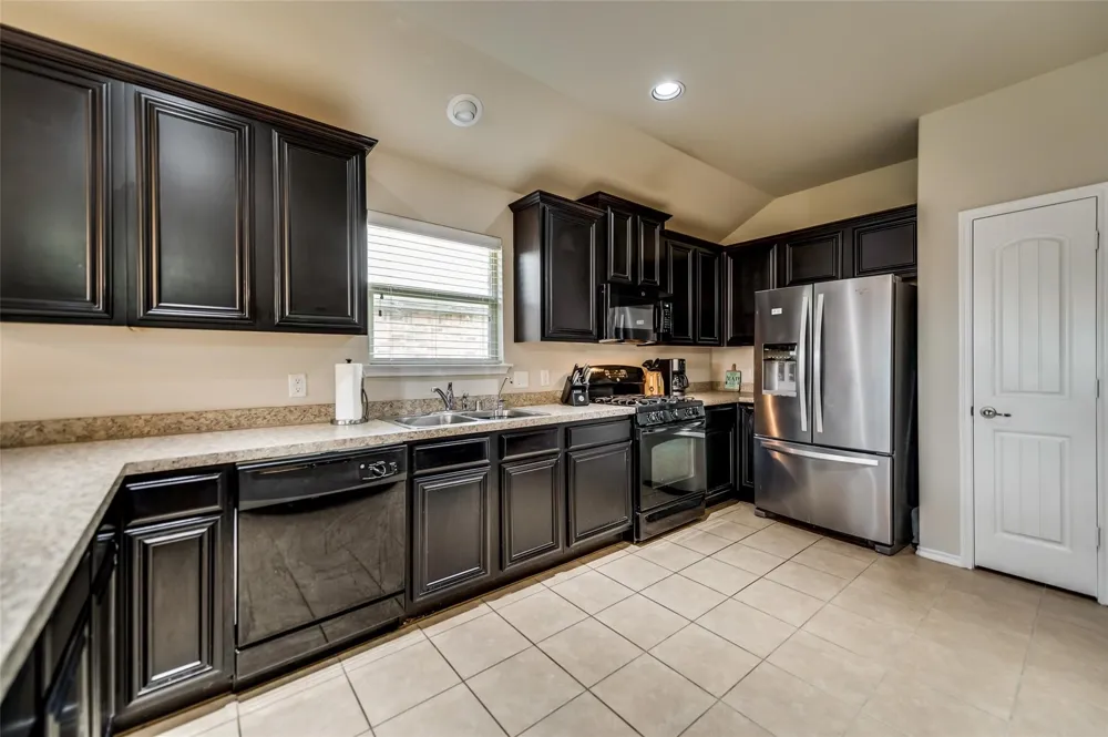 1512 Syracuse Drive Van Alstyne, TX 75495