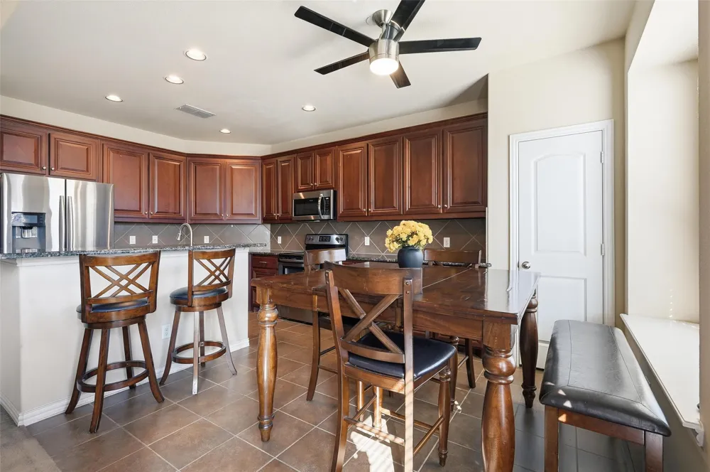4222 Nia Drive Irving, TX 75038
