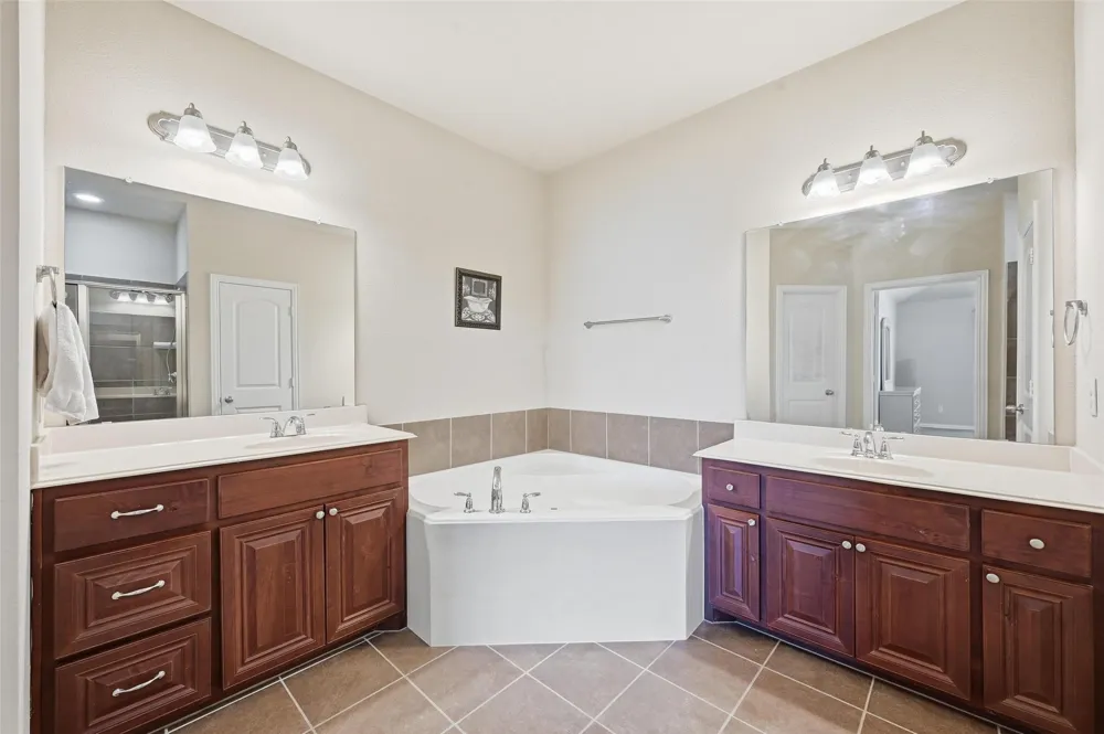 4222 Nia Drive Irving, TX 75038