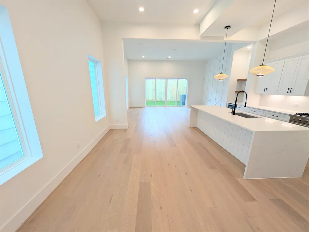 1322 Lawrence Street Houston, TX 77008