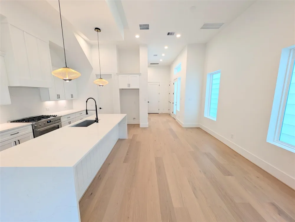 1322 Lawrence Street Houston, TX 77008