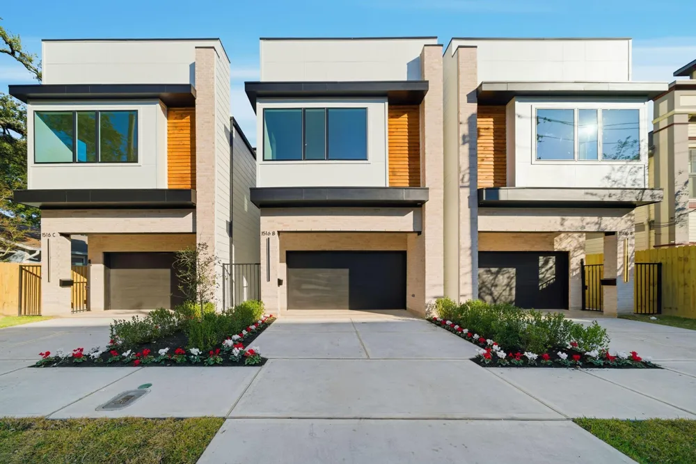 1322 Lawrence Street Houston, TX 77008