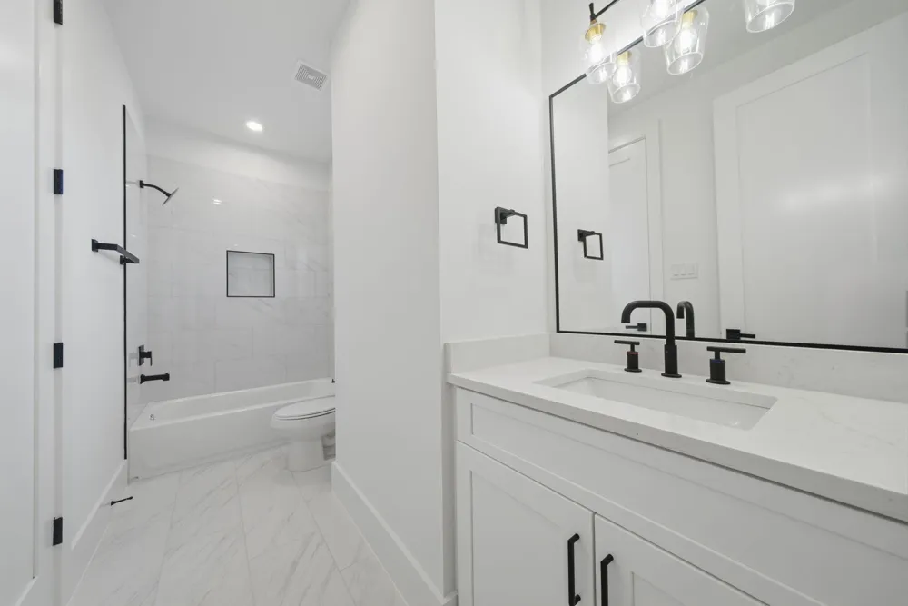 1322 Lawrence Street Houston, TX 77008
