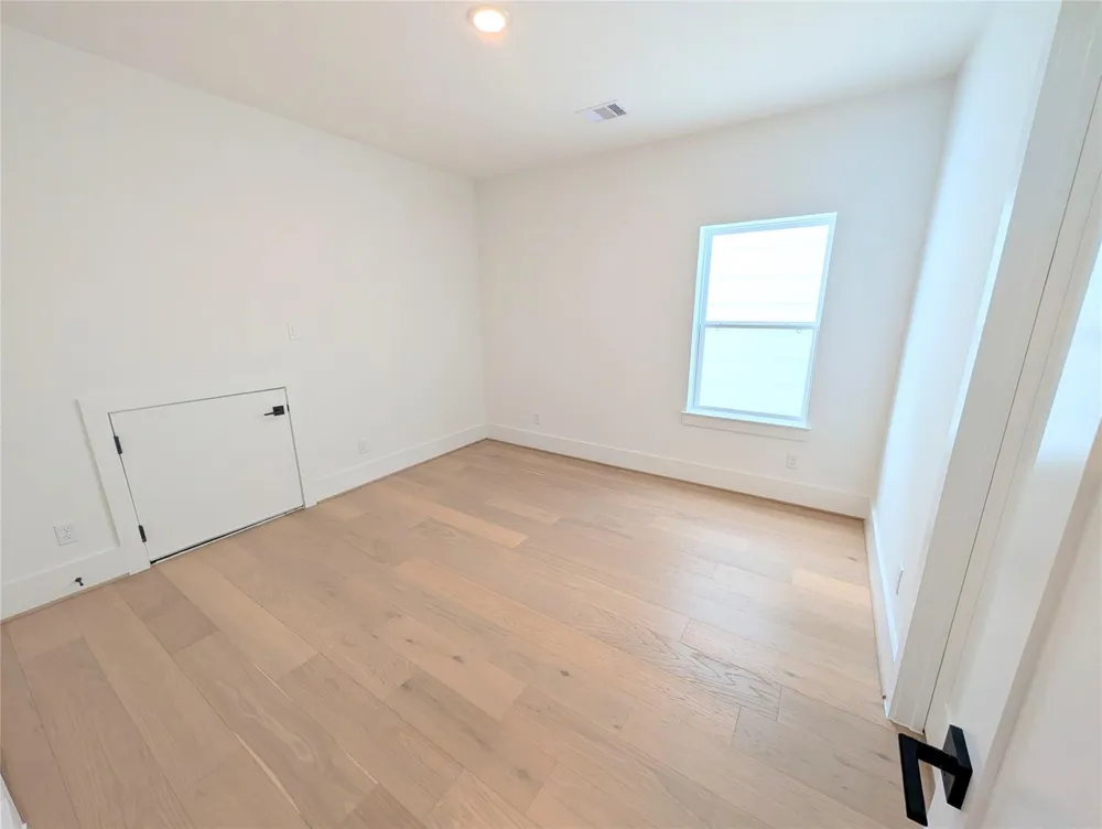 1322 Lawrence Street Houston, TX 77008