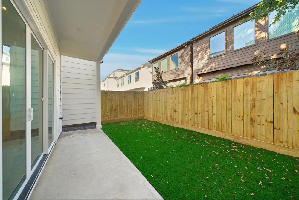 1322 Lawrence Street Houston, TX 77008