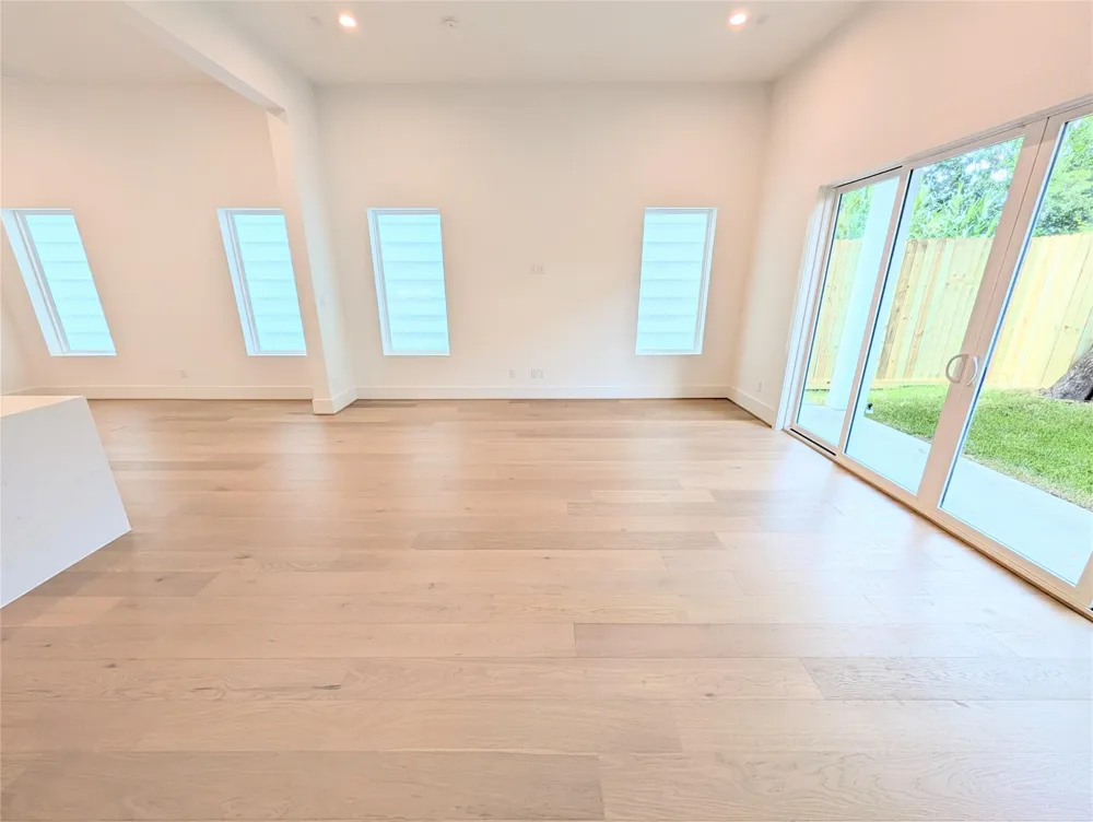 1322 Lawrence Street Houston, TX 77008