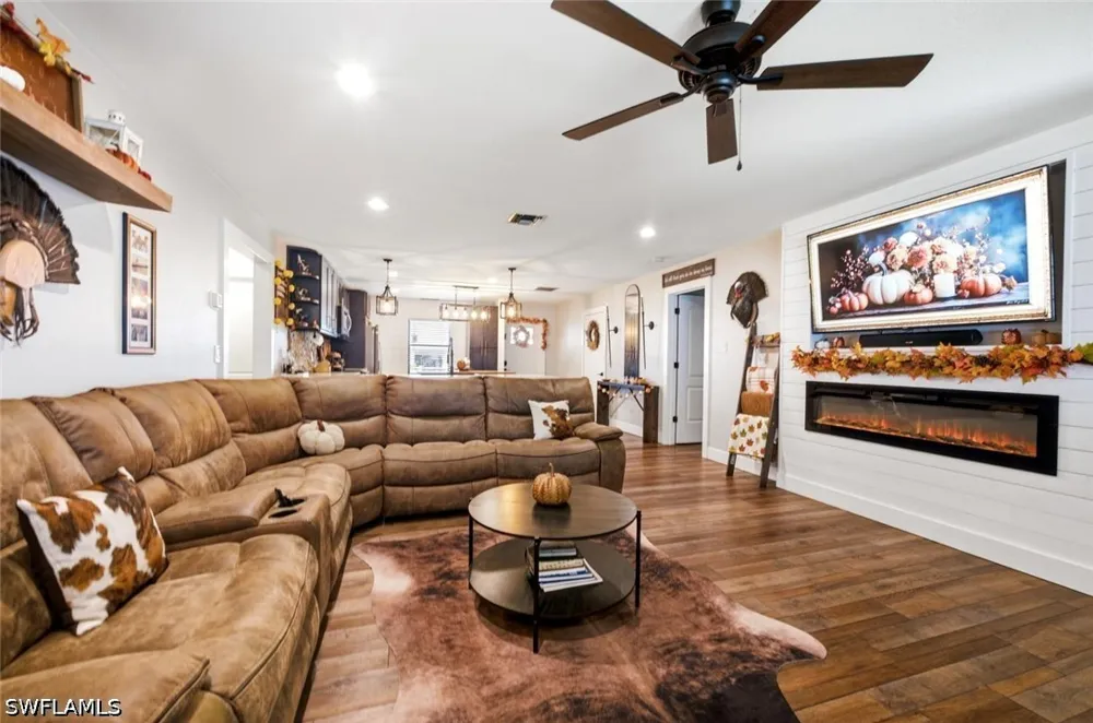 Randolph Drive Fort Myers, FL 33905