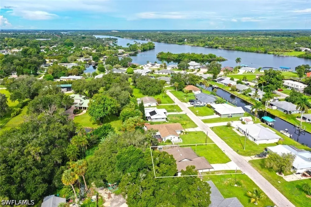 Randolph Drive Fort Myers, FL 33905