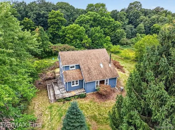 56375 Bates Road Chesterfield Township, MI 48051