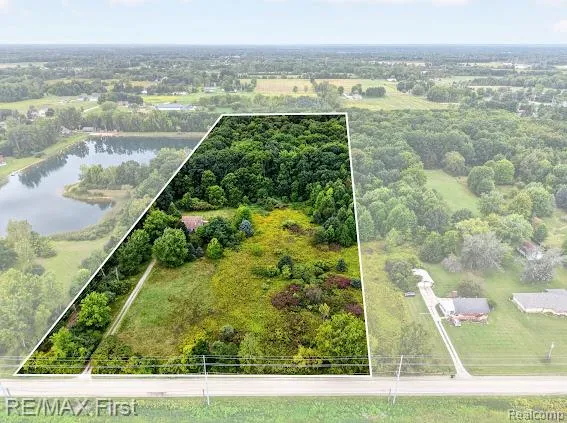 56375 Bates Road Chesterfield Township, MI 48051