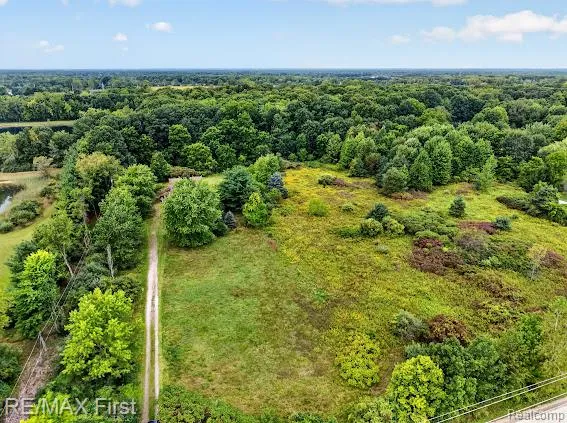 56375 Bates Road Chesterfield Township, MI 48051