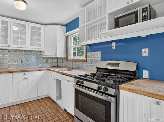 56375 Bates Road Chesterfield Township, MI 48051