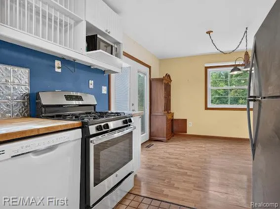 56375 Bates Road Chesterfield Township, MI 48051