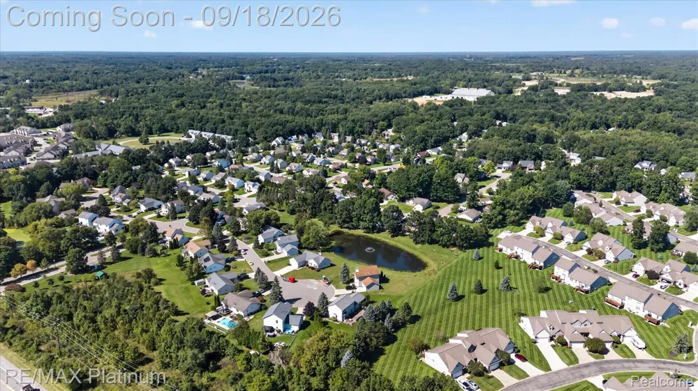 2410 Chestnut Bend Oceola Township, MI 48855