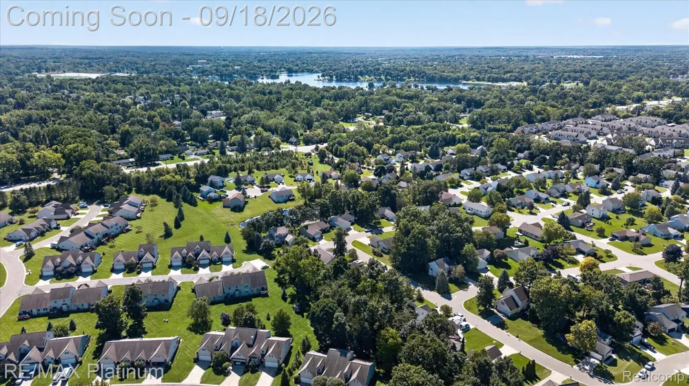 2410 Chestnut Bend Oceola Township, MI 48855