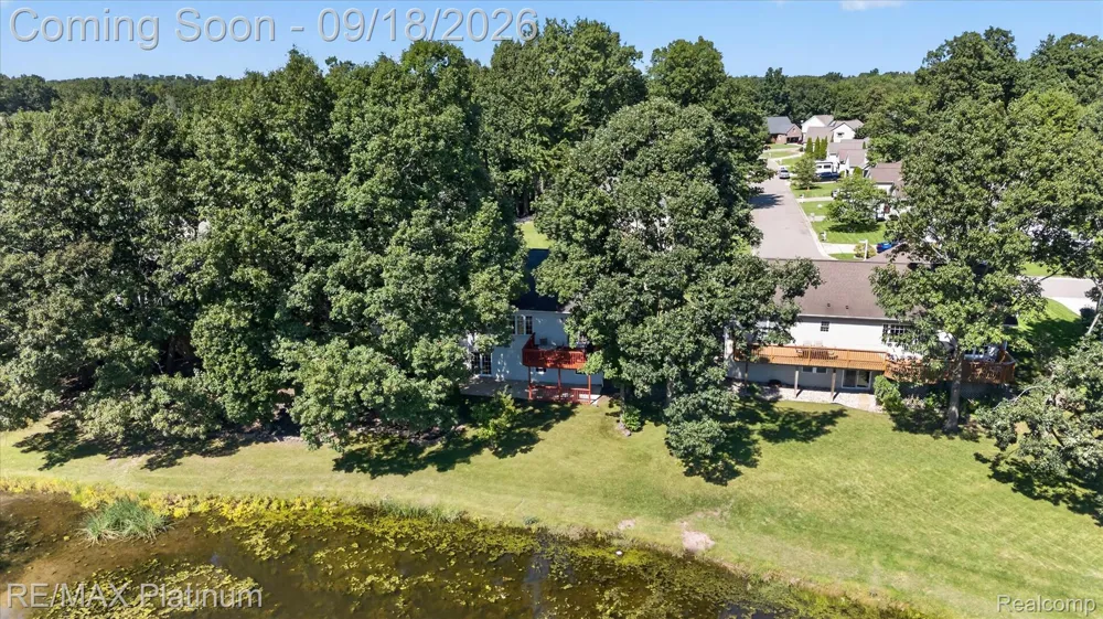 2410 Chestnut Bend Oceola Township, MI 48855