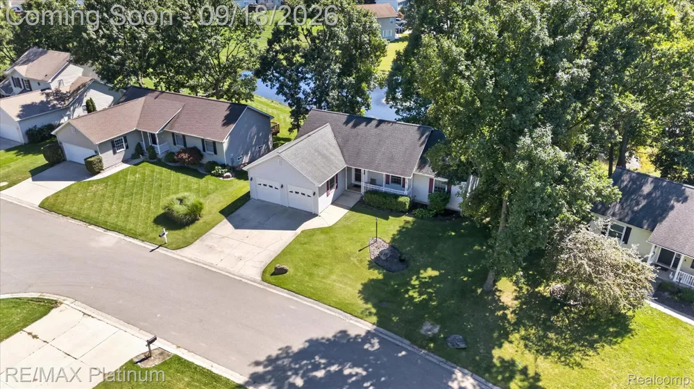 2410 Chestnut Bend Oceola Township, MI 48855