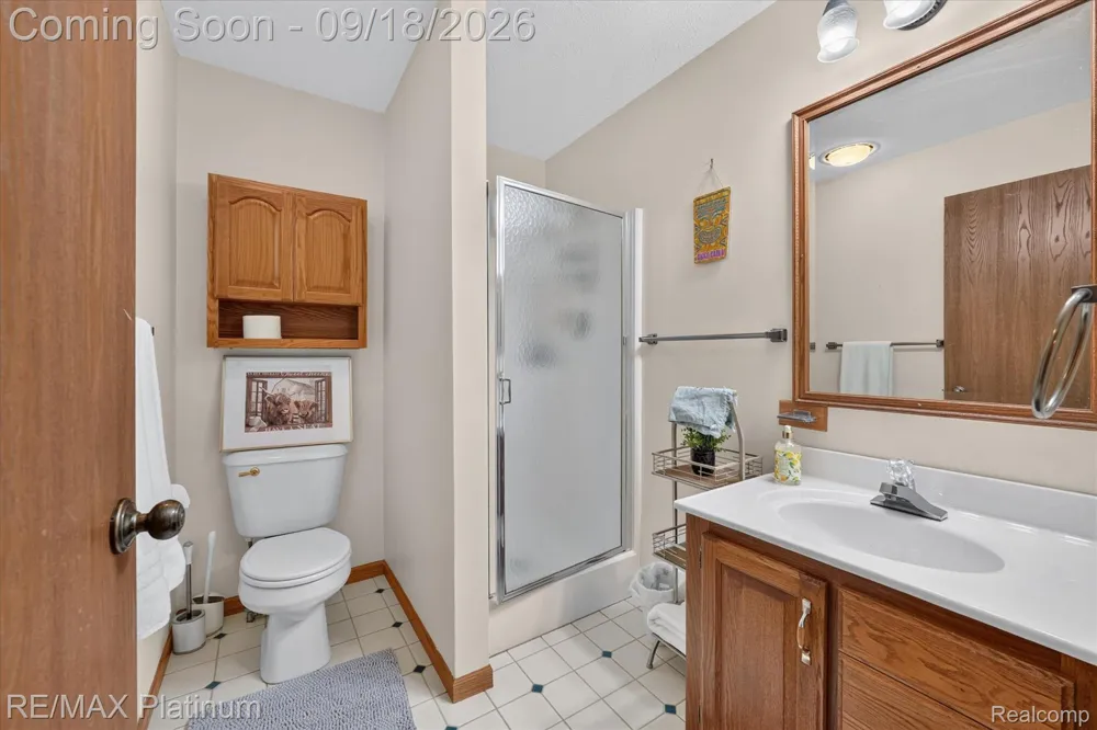 2410 Chestnut Bend Oceola Township, MI 48855