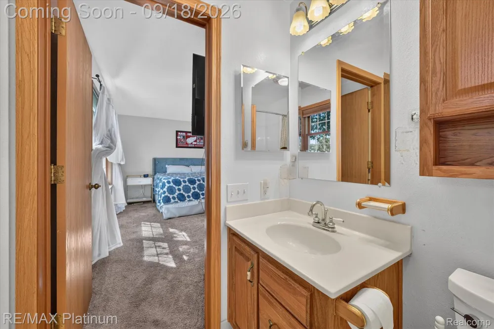 2410 Chestnut Bend Oceola Township, MI 48855