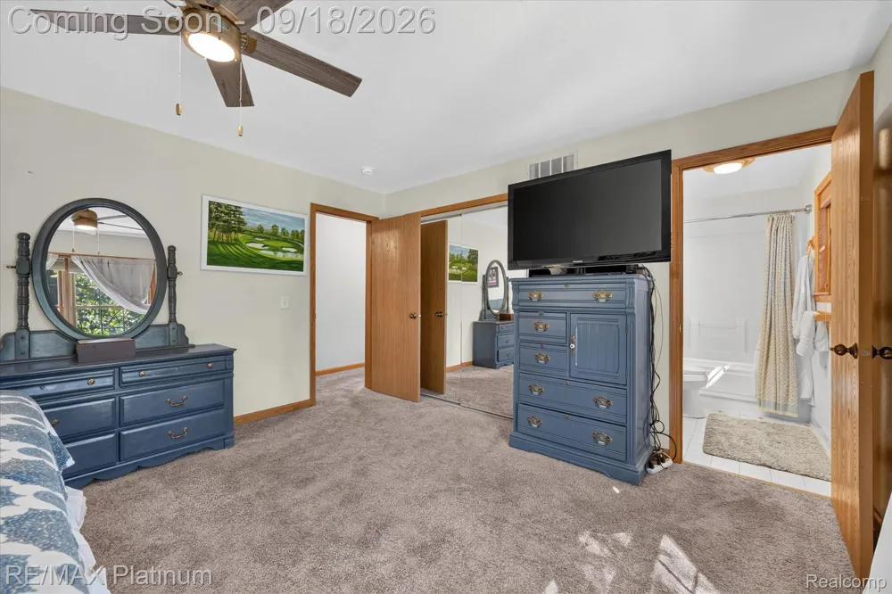 2410 Chestnut Bend Oceola Township, MI 48855
