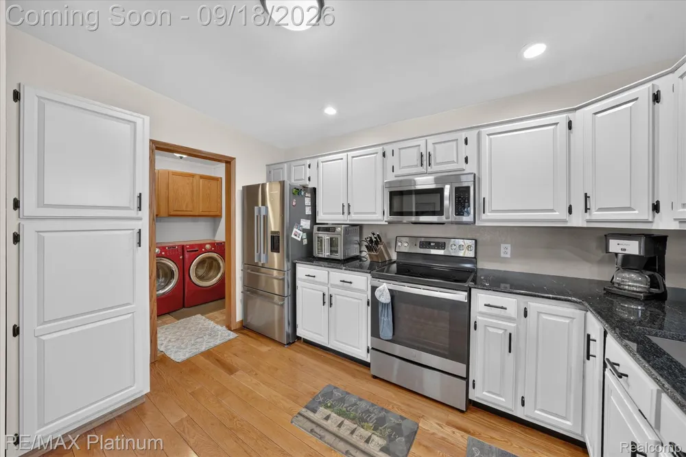 2410 Chestnut Bend Oceola Township, MI 48855