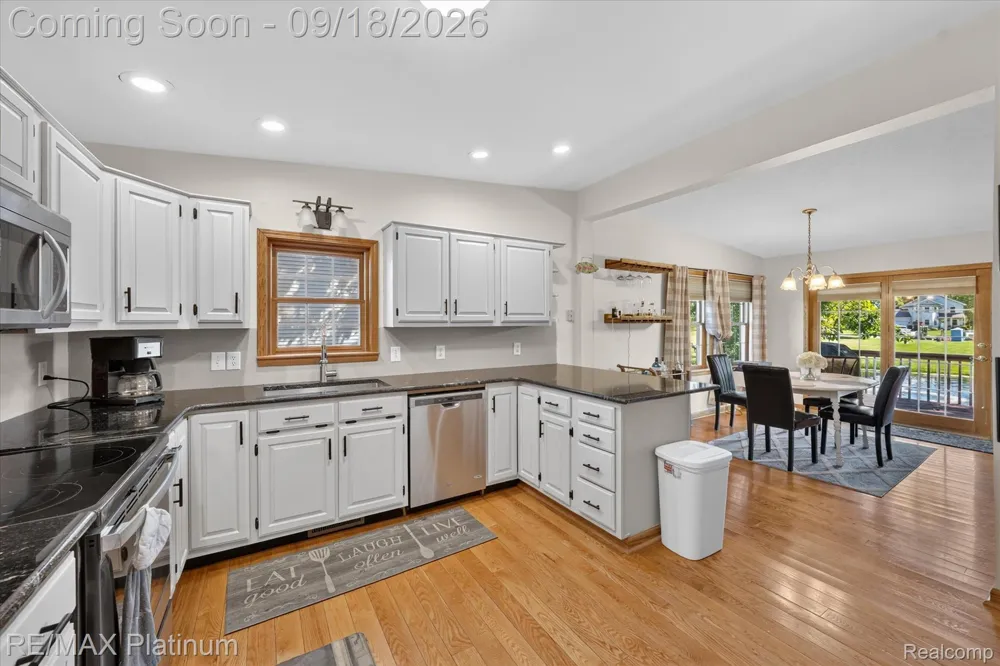 2410 Chestnut Bend Oceola Township, MI 48855