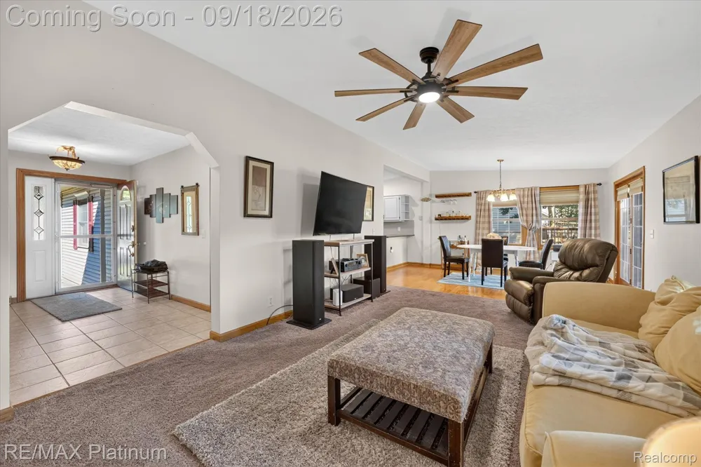 2410 Chestnut Bend Oceola Township, MI 48855