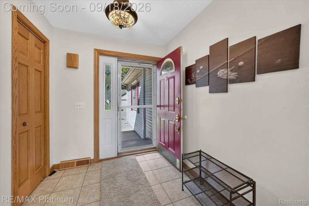 2410 Chestnut Bend Oceola Township, MI 48855