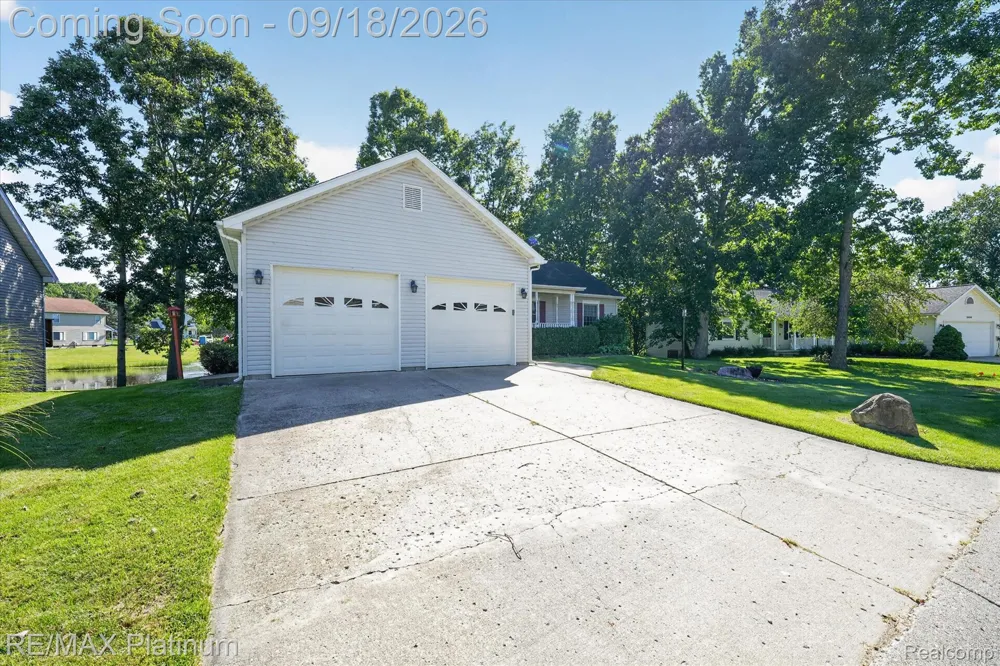2410 Chestnut Bend Oceola Township, MI 48855