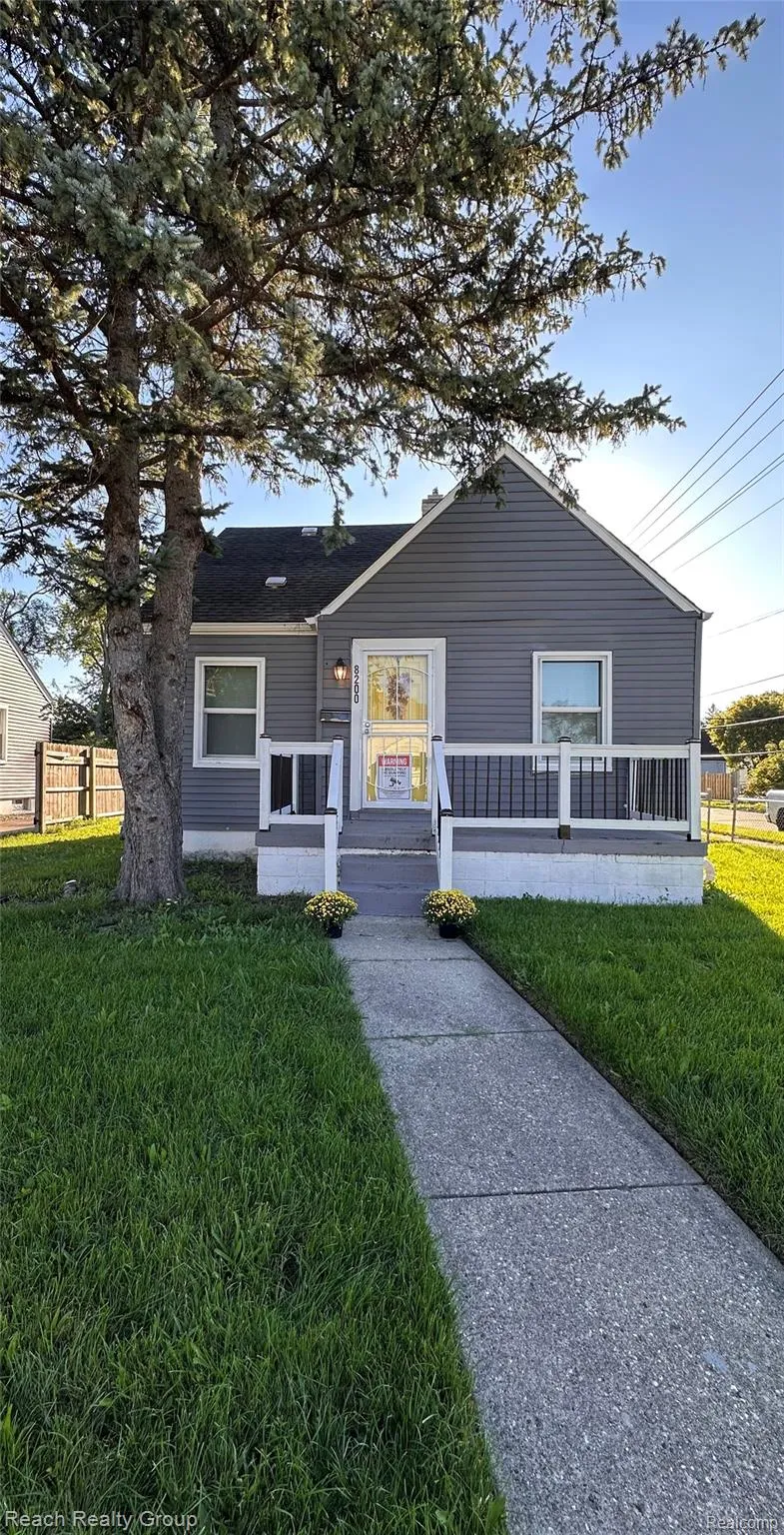 8200 Westwood Street Detroit City, MI 48228