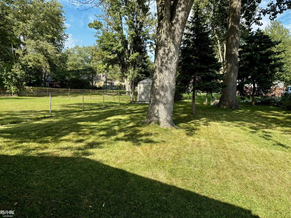 26737 Hickler Lane Harrison Charter Township, MI 48045