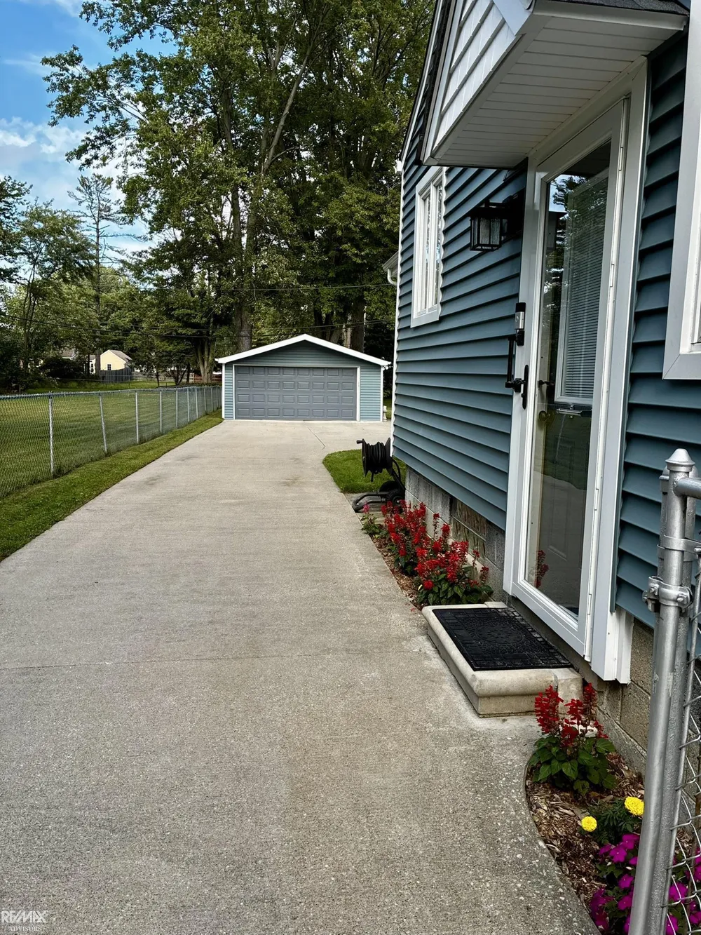 26737 Hickler Lane Harrison Charter Township, MI 48045