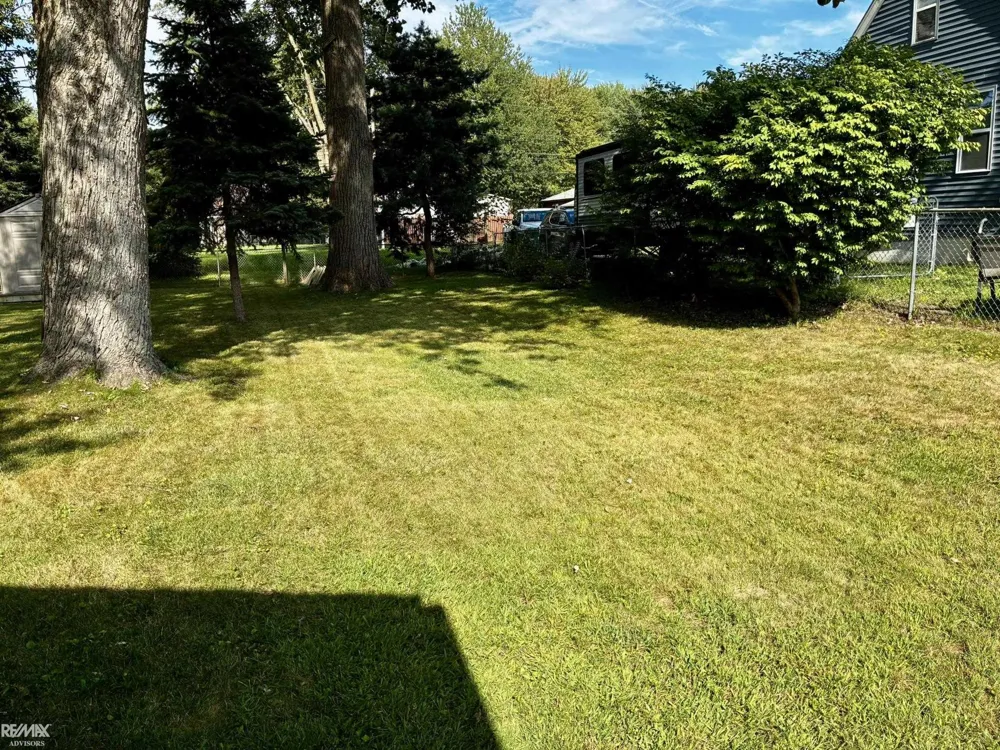 26737 Hickler Lane Harrison Charter Township, MI 48045