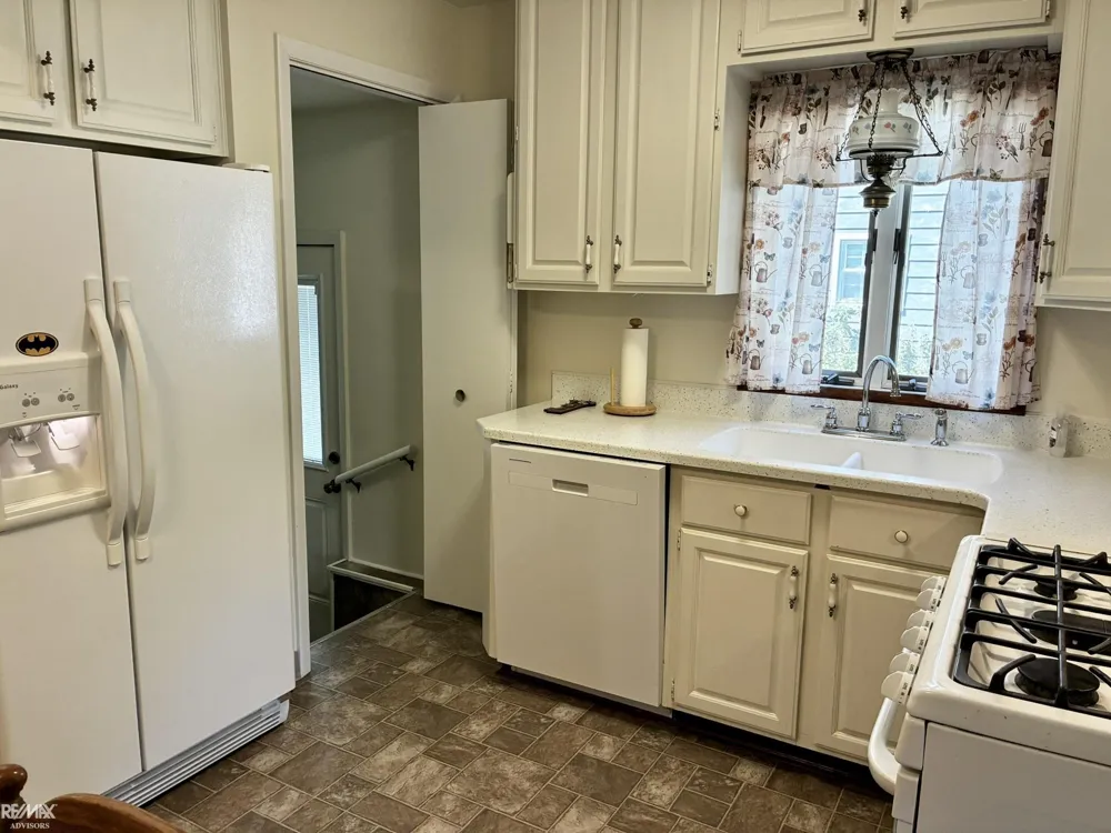 26737 Hickler Lane Harrison Charter Township, MI 48045