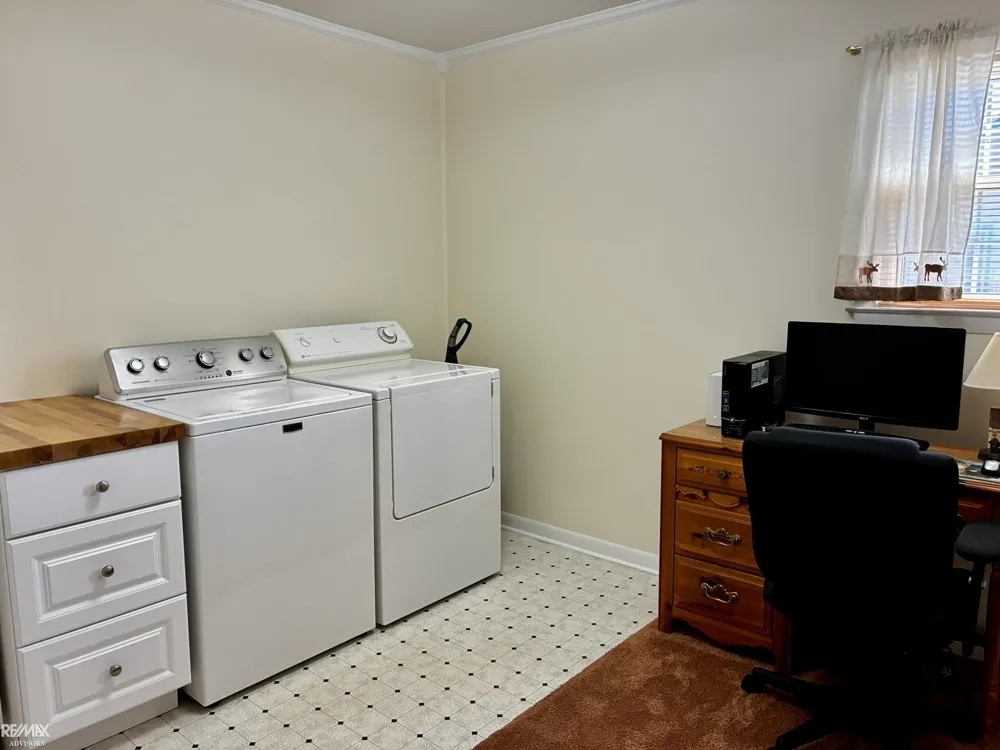 26737 Hickler Lane Harrison Charter Township, MI 48045