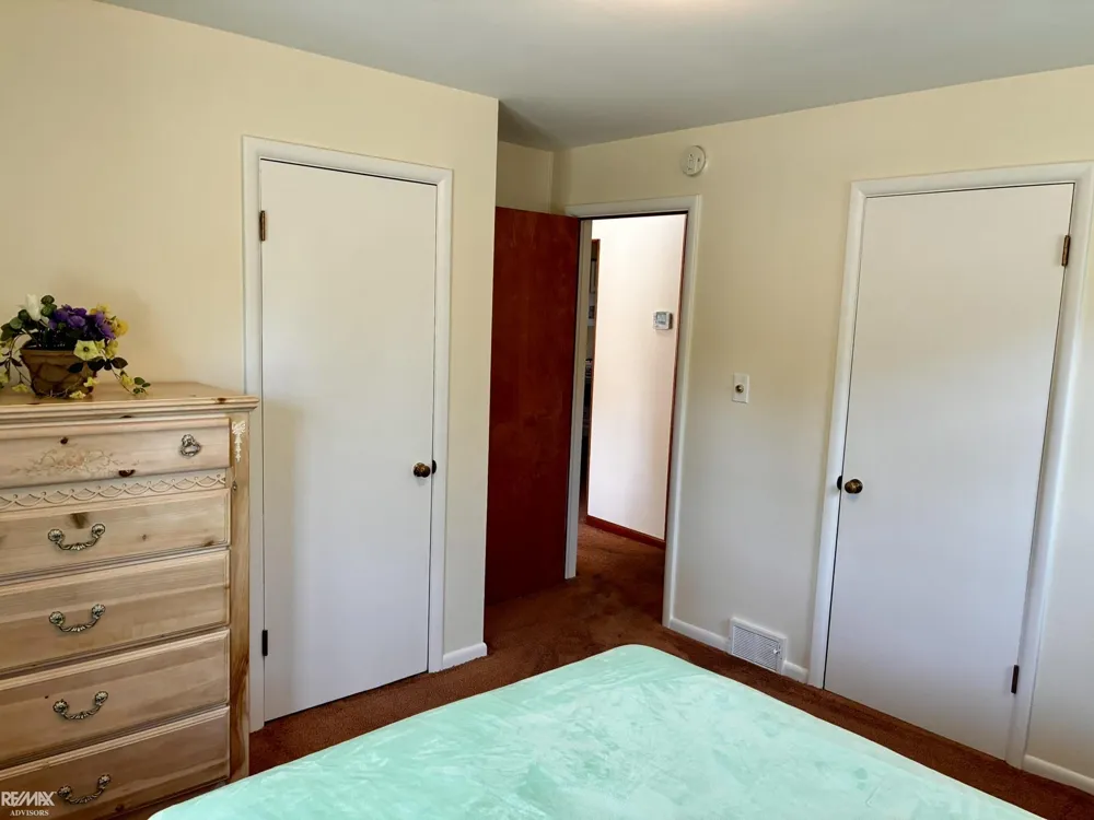 26737 Hickler Lane Harrison Charter Township, MI 48045