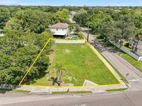 3622 W TAMPA CIRCLE