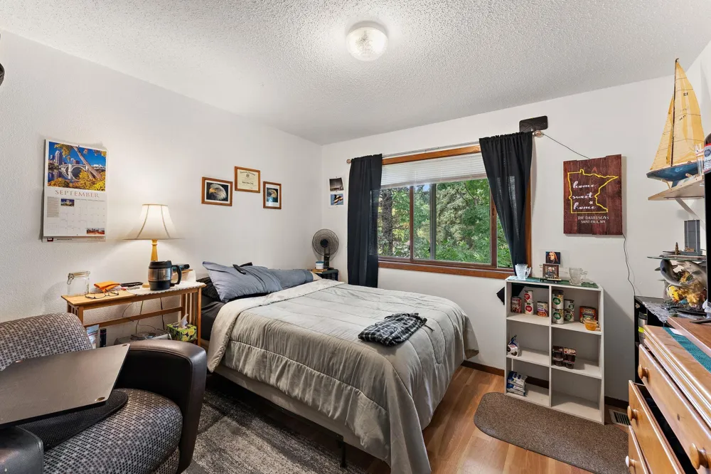 2460 Crestwood Drive North Saint Paul, MN 55109