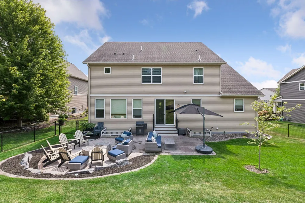 2470 Heron Lane Victoria, MN 55386
