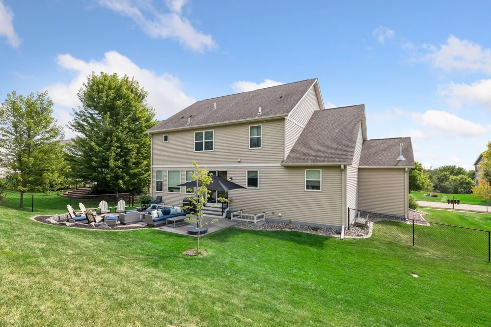 2470 Heron Lane Victoria, MN 55386