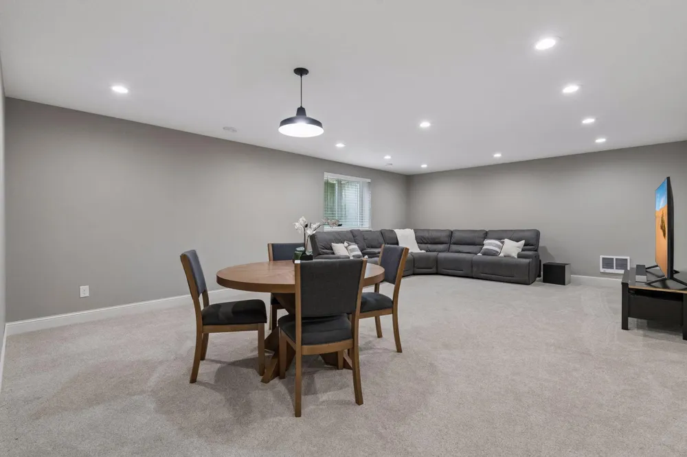 2470 Heron Lane Victoria, MN 55386