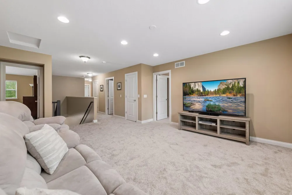 2470 Heron Lane Victoria, MN 55386