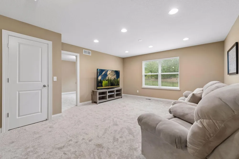 2470 Heron Lane Victoria, MN 55386