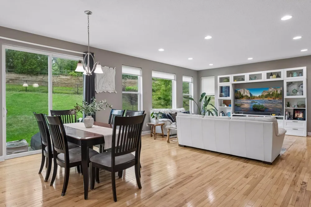 2470 Heron Lane Victoria, MN 55386