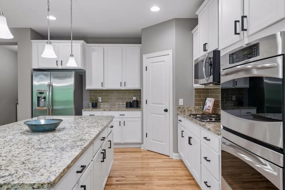 2470 Heron Lane Victoria, MN 55386