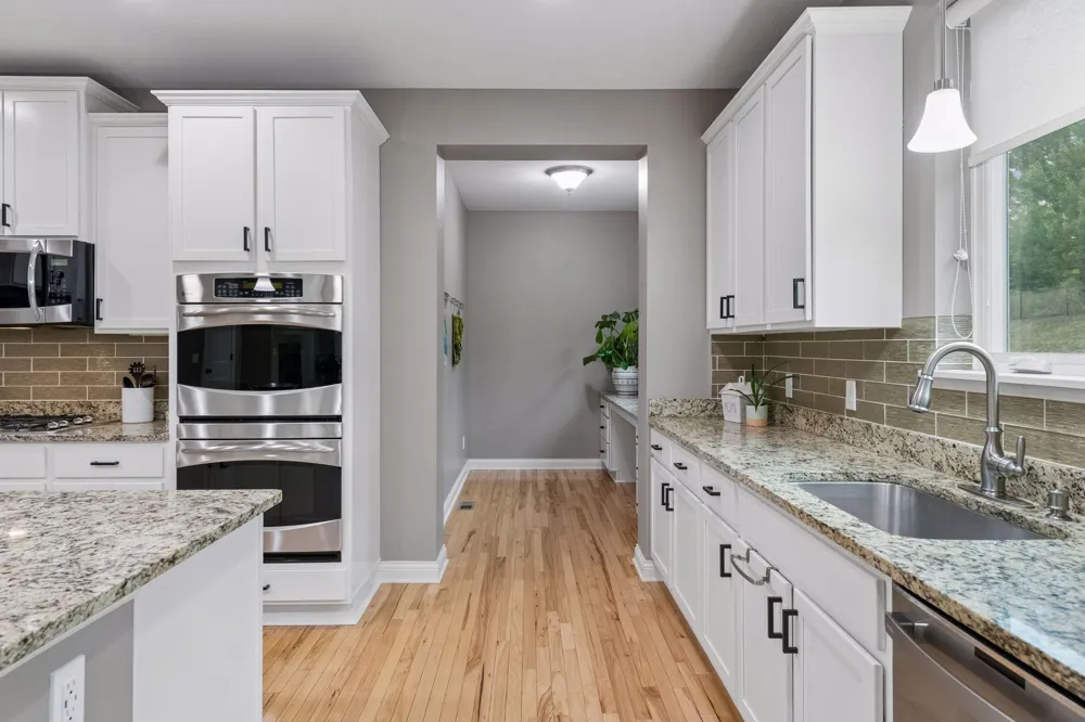 2470 Heron Lane Victoria, MN 55386