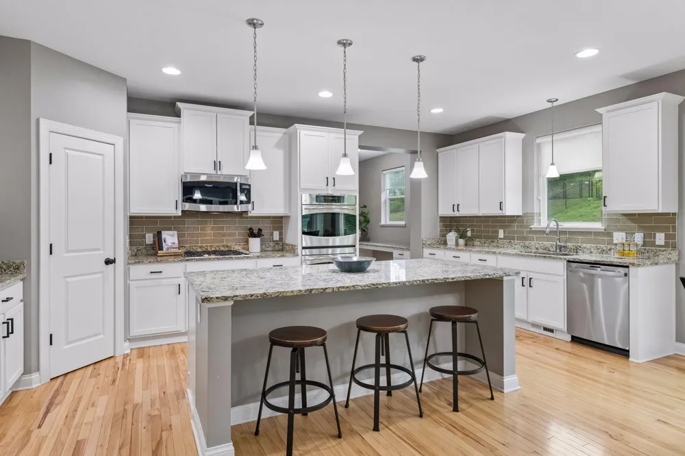 2470 Heron Lane Victoria, MN 55386