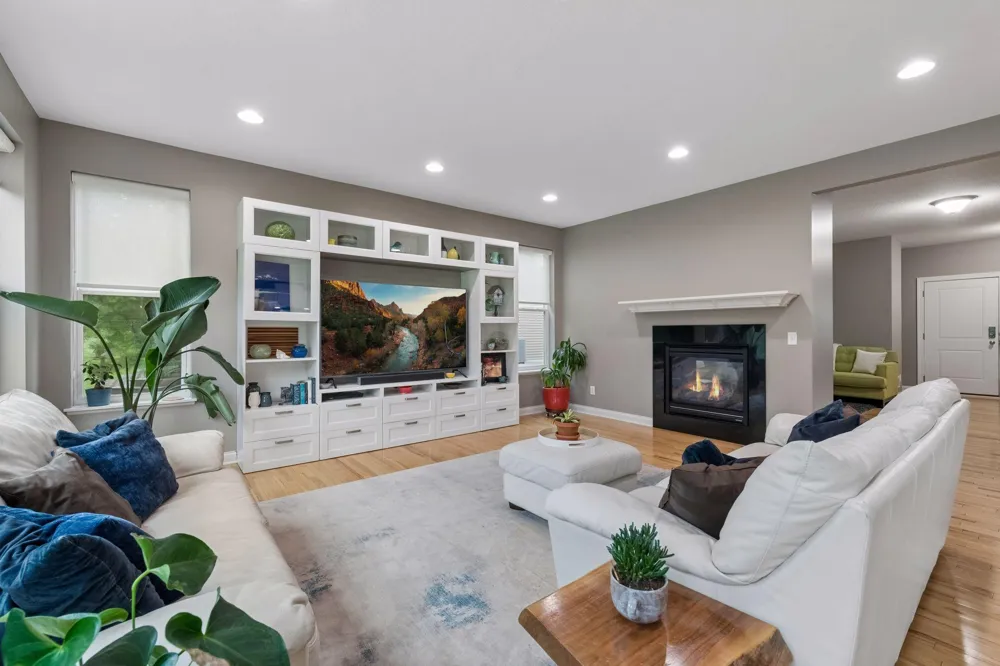 2470 Heron Lane Victoria, MN 55386